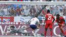 Proses terjadinya gol yang dicetak bek Inggris, John Stones, ke gawang Panama pada laga grup G Piala Dunia di Stadion Nizhny Novgorod, Nizhny Novgorod, Minggu (24/6/2018). Babak pertama Inggris unggul 5-0 atas Panama. (AP/Victor Caivano)