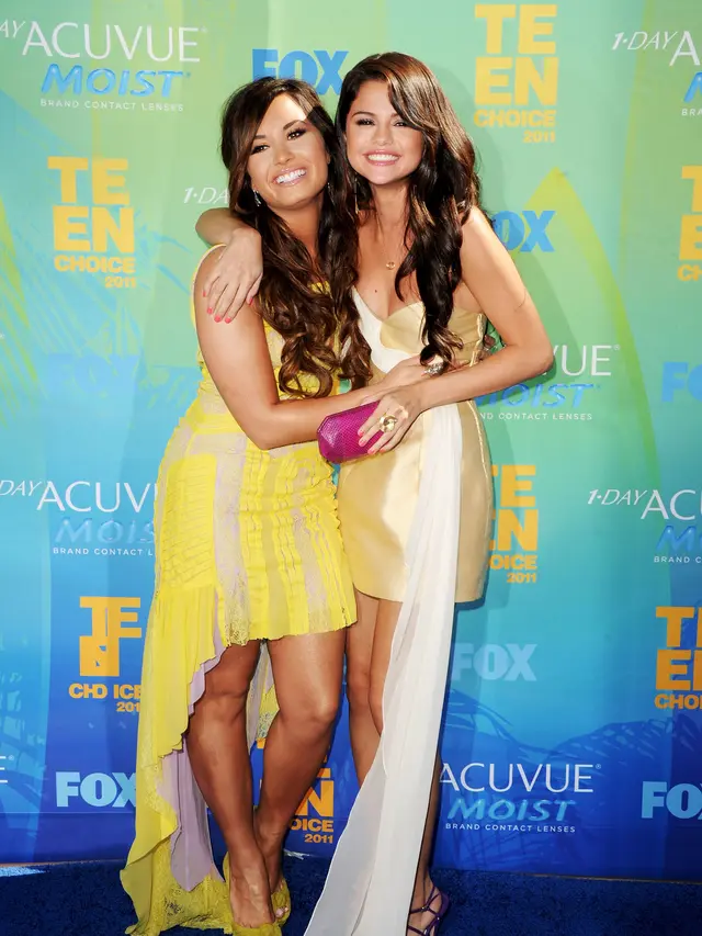 Selena Gomez dan Demi Lovato