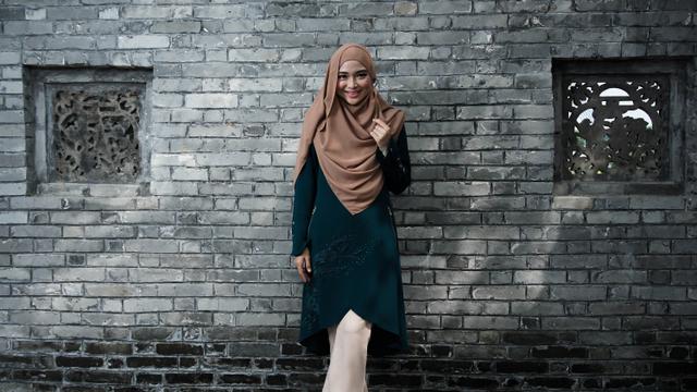 Tips Padukan Baju Oversized Dengan Hijab Ramadan Liputan6 Com