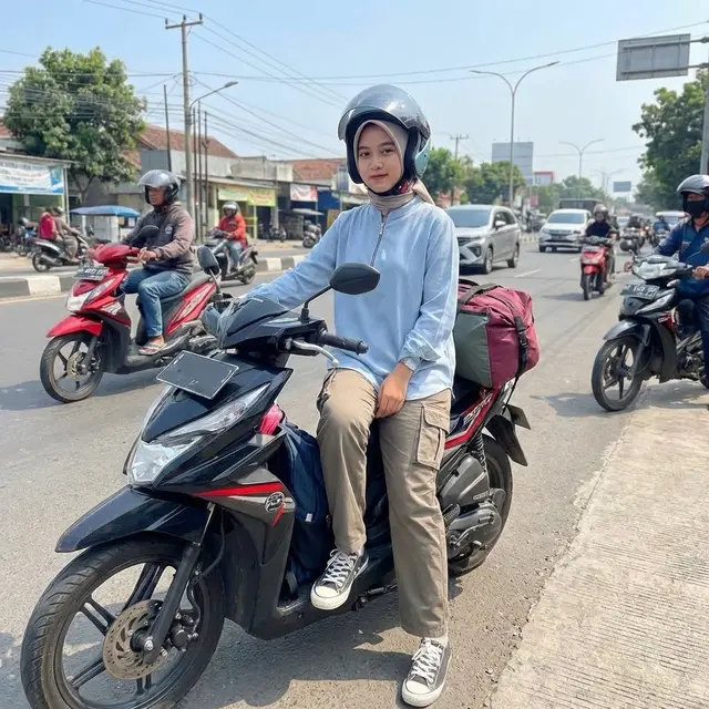 Blus Kerah Shanghai Resleting Depan (Gemini AI)