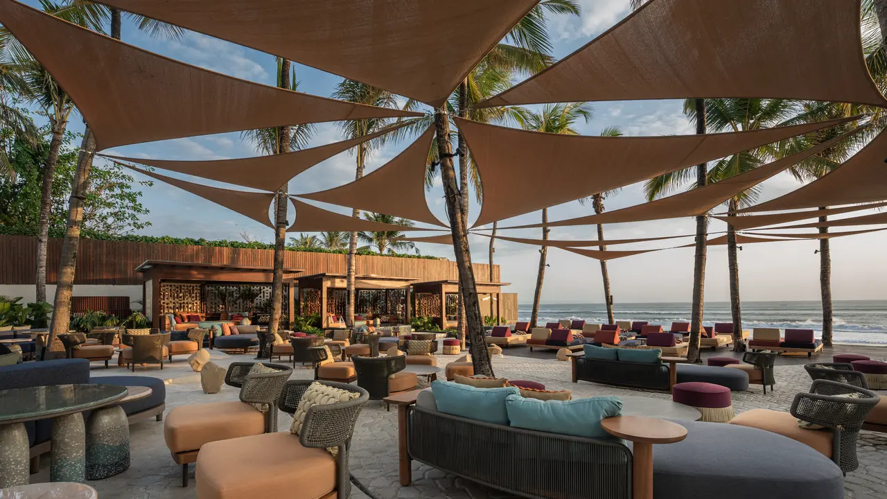One Day Hangout di Seminyak, dari Padel hingga Sunset di Beach Club