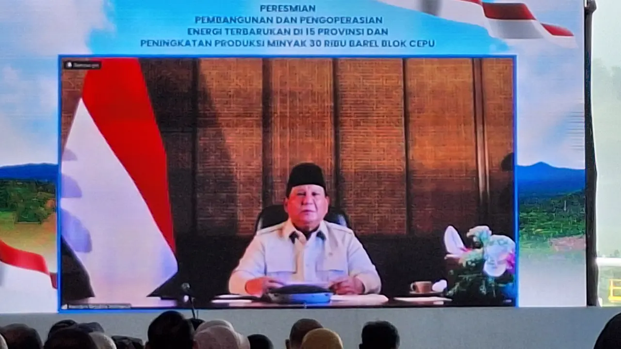 Presiden Prabowo meresmikan pembangunan dan peresmian 15 proyek energi terbarukan melalui video conference dari Bali, Kamis (26/6/2025).