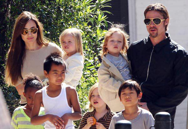 Keluarga bahagia Brad Pitt - Angelina Jolie @ Hollywood Life