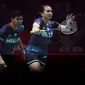 Pebulutangkis ganda campuran Indonesia, Praveen Jordan/Melati Daeva Oktavianti bertanding melawan pebulutangkis ganda campuran China, Feng Yan Zhe/Huang Dong Ping saat laga 32 besar Indonesia Masters 2023 di Istora Senayan, Jakarta, Rabu (25/01/2023). Praveen Jordan/Melati Daeva Oktavianti kalah dua game langsung 17-21, 13-21. (Bola.com/Bagaskara Lazuardi)