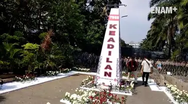 Bunga dibagikan bentuk dukungan moral bagi Ahok.