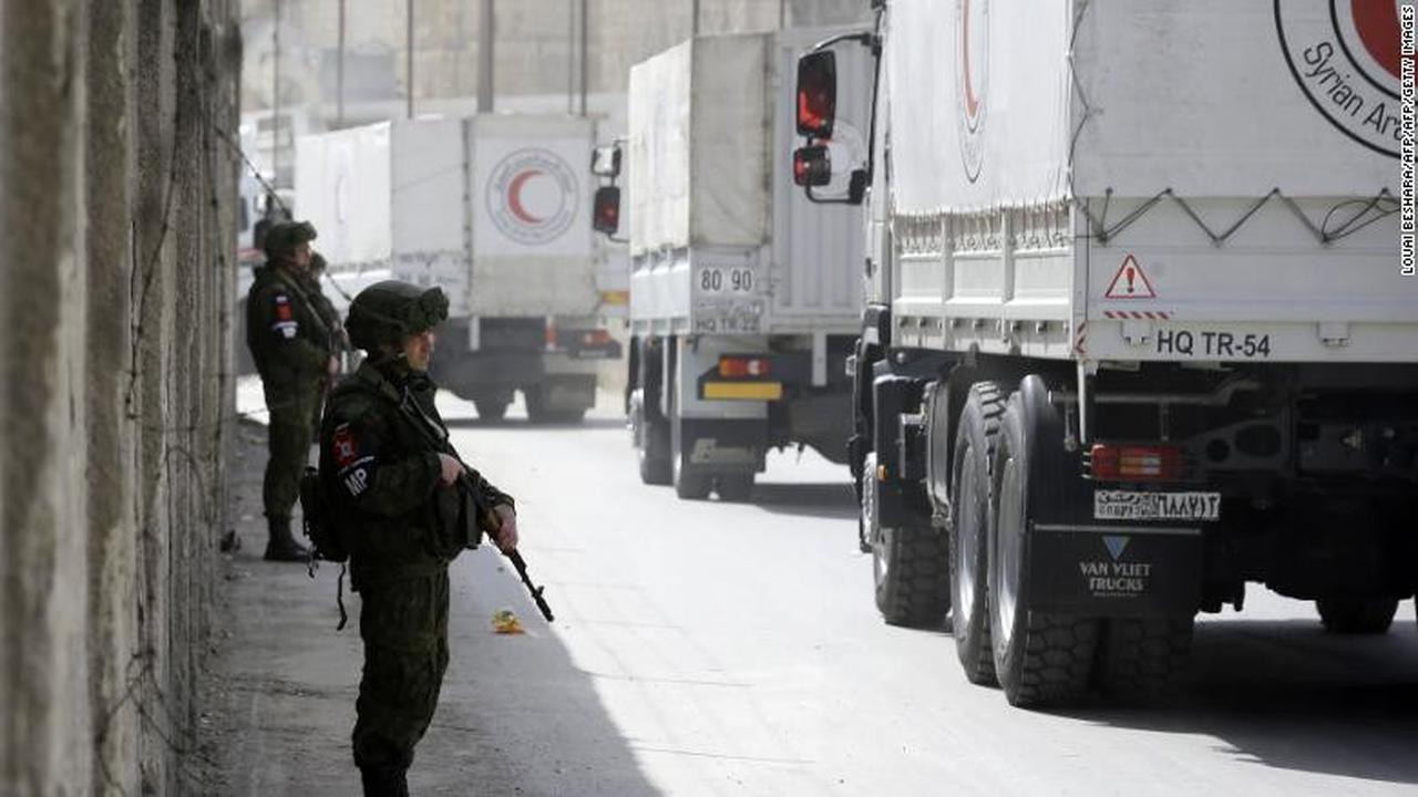 Truk pembawa bantuan kemanusiaan untuk Ghouta Timur, Suriah (Louiai Beshara/AFP PHOTO via CNN)