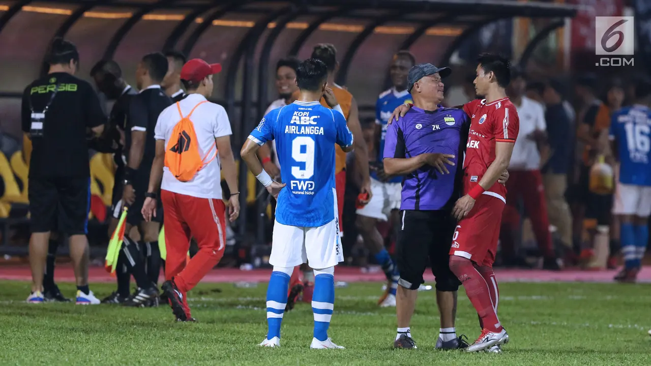 Momen Persahabatan di Laga Persija vs Persib