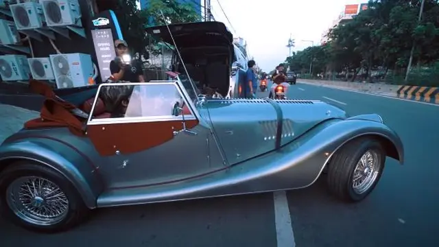 Bergaya Klasik, Ini 6 Momen Atta Halilintar dan Aurel Hermansyah Beli Mobil Nikah