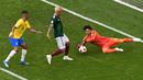 1. Guillermo Ochoa (Meksiko) - 25 kali penyelamatan. (AFP/Saeed Khan)