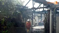 Ditinggal Olahraga Pemilik, Rumah di Cakung Ludes Terbakar