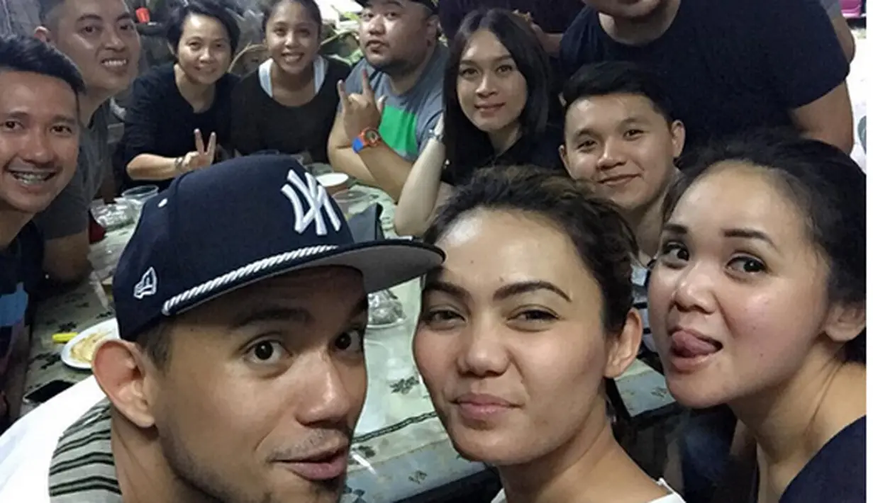 "Punya sahabat baru," tulis Rina Nose, Minggu (6/3/2016). (Instagram/@rinanose16)