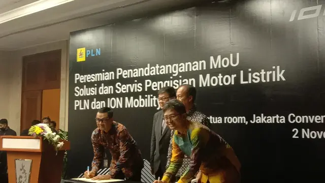 PT PLN (Persero) menandatangani nota kesepahaman (MoU) dengan produsen motor listrik pintar asal Singapura, ION Mobility