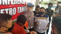 Idik, 20 tahun, pria yang sehari-hari bekerja sebagai buruh pabrik cokelat ini, ternyata dibutakan oleh rasa cemburu kepada almarhumah pacarnya, S (19). (Foto:Liputan6/Pramita Tristiawati)