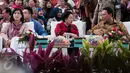 Ki-ka: Istri Ahok Veronica Tan, Presiden ke-5 Megawati Soekarnoputri dan Gubernur DKI Jakarta Basuki Tjahaja Purnama saat hadir dalam peresmian RTH dan RPTRA Kalijodo di Jakarta, Rabu (22/2). (Liputan6.com/Gempur M Surya)