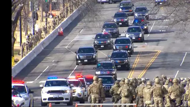 Rombongan mobil dari presiden terpilih Joe Biden dan wakil presiden Kamala Harris menuju Gedung Capitol Hill AS jelang acara pelantikan pada Rabu (20/1/2021).