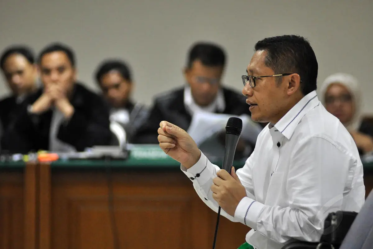 Wajah Datar Anas Urbaningrum Jalani Sidang Lanjutan