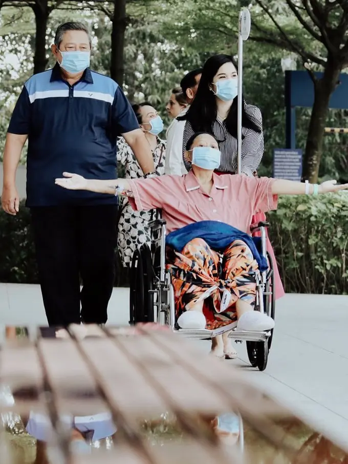 [Fimela] Ani Yudhoyono