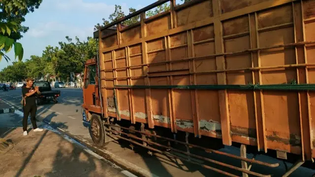 Truk pembawa hasil ilegal logging Suaka Margasatwa Rimban Baling yang disita Polda Riau.