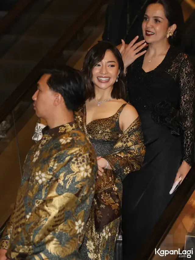 Foto Dress Batik Nikita Willy