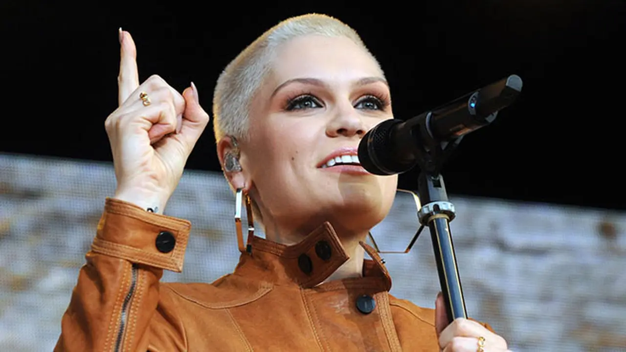 jessie-j-131016c.jpg