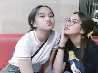 Salshabilla dengan adiknya, Nabila Nurhavia terpaut usia tiga tahun. (Liputan6.com/IG/@salshabillaadr)