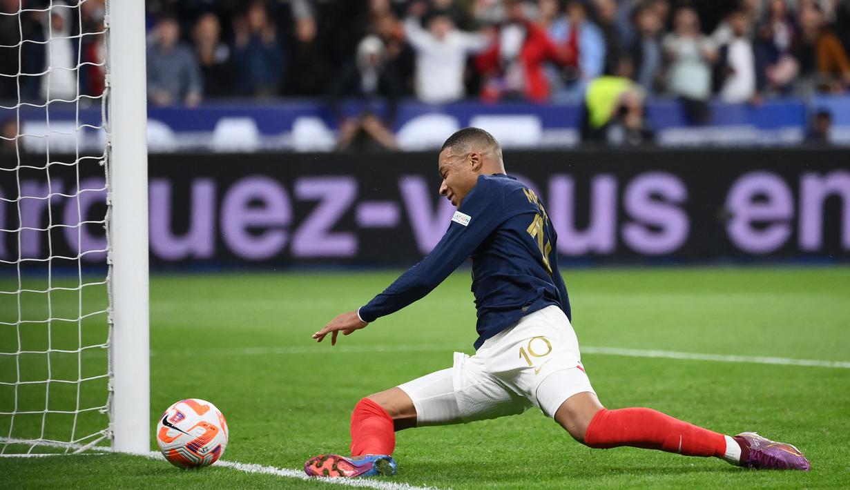 Tak ada gol tambahan yang tercipta dari kedua tim di sisa laga. Skor 2-0 untuk kemenangan Prancis pun menjadi hasil akhir dari pertandingan ini. (AFP/Franck Fife)