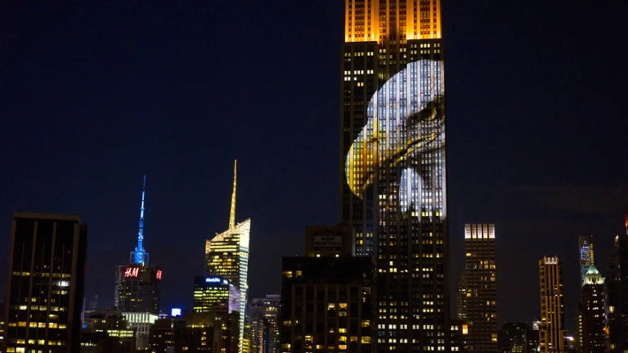 Hewan-hewan Langka Diproyeksikan di Gedung Empire State