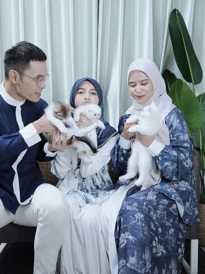 Potret Foto Keluarga Ben Kasyafani, Nesyana, dan Sienna jelang lebaran