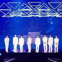 Pada hari terakhir (15/7), Kai sempat membuat suasana menjadi haru lantaran ia mengenang sang ayah yang meninggal dunia pada 8 Mei 2018 silam. (Foto: twitter.com/weareoneEXO)