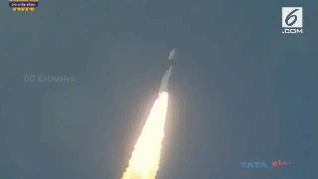 India sukses meluncurkan roket Geosynchronous Satellite Launch Vehicle Mk III yang membawa satelit komunikasi seberat 3,136 kg.