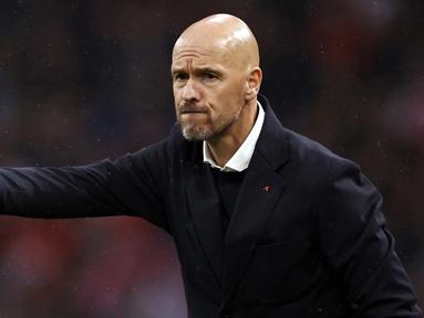 Erik ten Hag terus menyusun rencana ke depan bersama Manchester United untuk memperkuat skuat Setan Merah di musim 2022/2023. Terbaru, MU mengincar 5 pemain yang sebagian besar memiliki nostalgia bersama sang pelatih saat masih membesut Ajax Amsterdam. Berikut daftar lengkapnya. (AFP/ANP/Maurice van Steen)