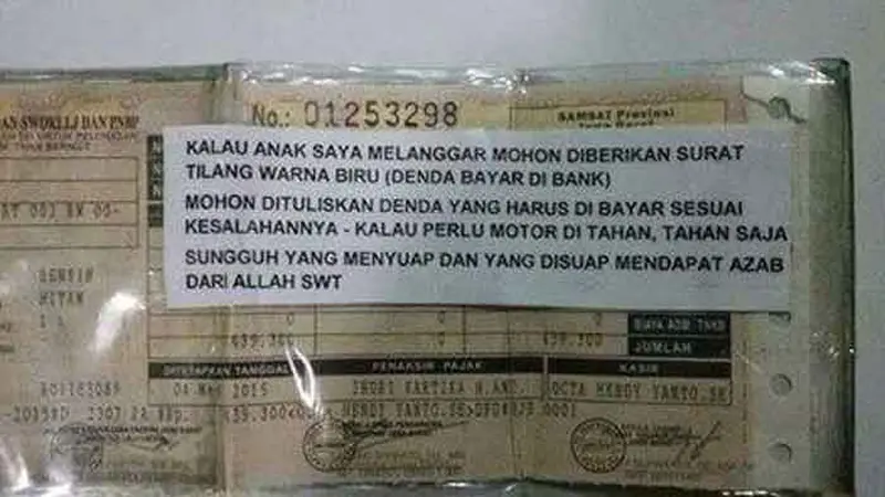 Pesan Ayah Pada Anaknya di Balik STNK Ini Buat Haru Masyarakat