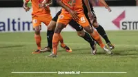 Laga ujicoba internasional Borneo FC U-19 vs Thailand U-19, digelar pada Rabu (11/10) malam. (sumber: twitter.com/BorneoFCJunior)
