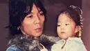 Saat Mezzaluna kecil, Slank berada di puncak karier. Bimbim sebagai drummer lagi naik daun di belantika musik Tanah Air. Tak ayal, foto kebersamaan Bimbim dan Mezzaluna kala itu jadi sorotan. (Liputan6.com/IG/mezzaluna)