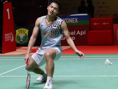 Tunggal putra Jonatan Christie saat melawan Kunlavut Vitidsarn (Thailand) di final Daihatsu Indonesia Masters 2025 di Istora Gelora Bung Karno, Senayan, Jakarta, Minggu (26/1/2025) sore WIB. (Liputan6.com/Herman Zakharia)