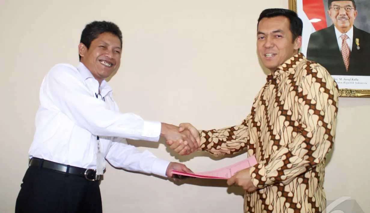 Pengangkatan Silmy Karim (kiri) sebagai dirut PT Pindad (Persero) periode 2014-2019, Jakarta, Senin (22/12/2014).(Liputan6.com/Miftahul Hayat)