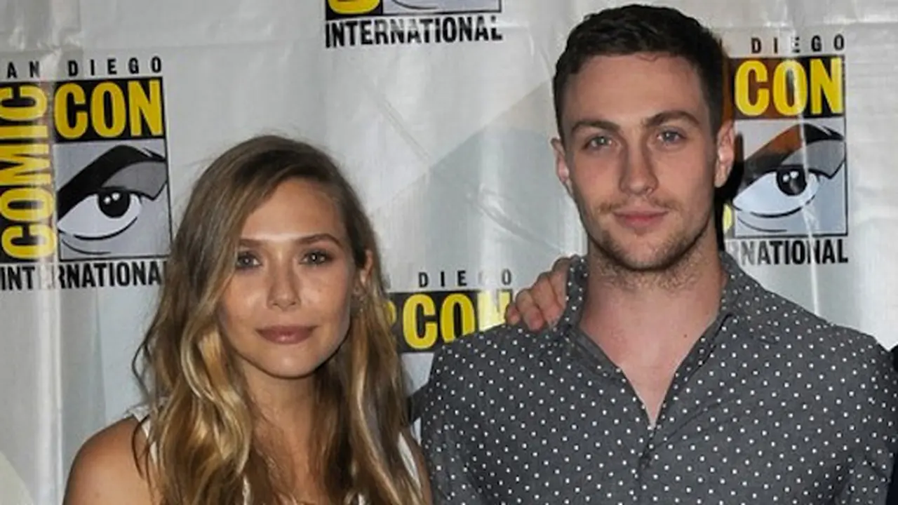Aktris Elizabeth Olsen Anggap Aaron Johnson Saudara