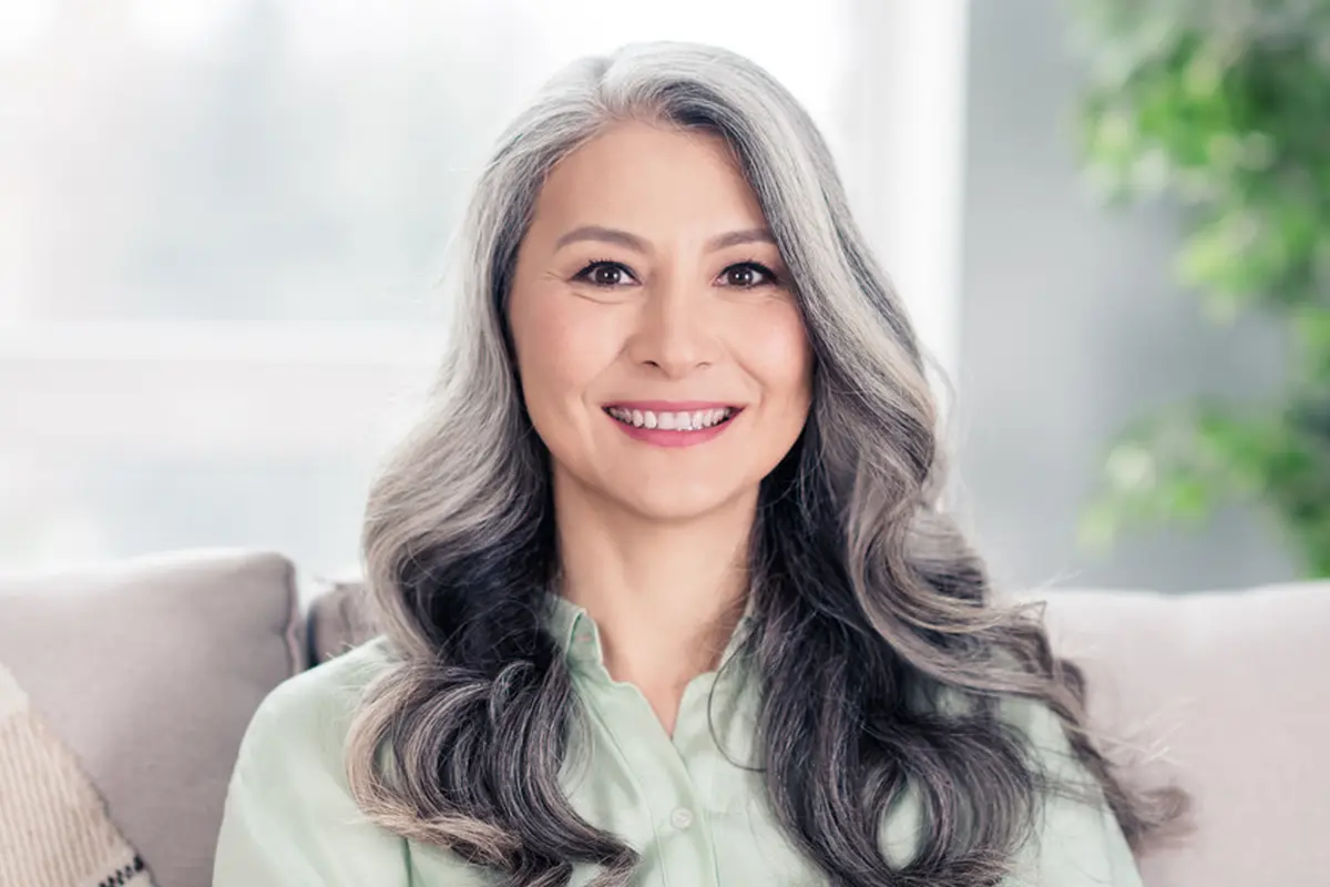 rambut beruban tua usia bahagia