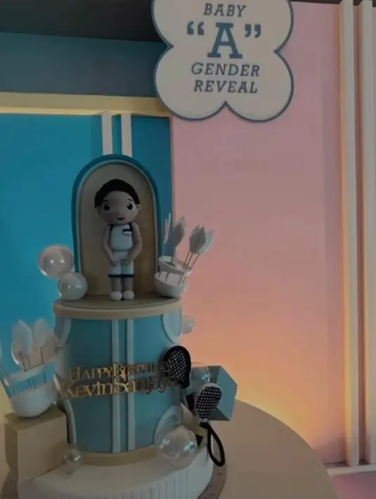 Valencia dan Kevin membocorkan inisial nama bayi mereka yaitu baby “A”. Selamat Valencia dan Kevin!  [Instagram/liliana_tanoesoedibjo/valenciatanoe]