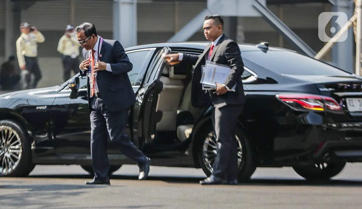 Presiden Joko Widodo beserta ibu negara Irina  menyambut para pemimpin negara ASEAN. (Liputan6.com/Faizal Fanani)