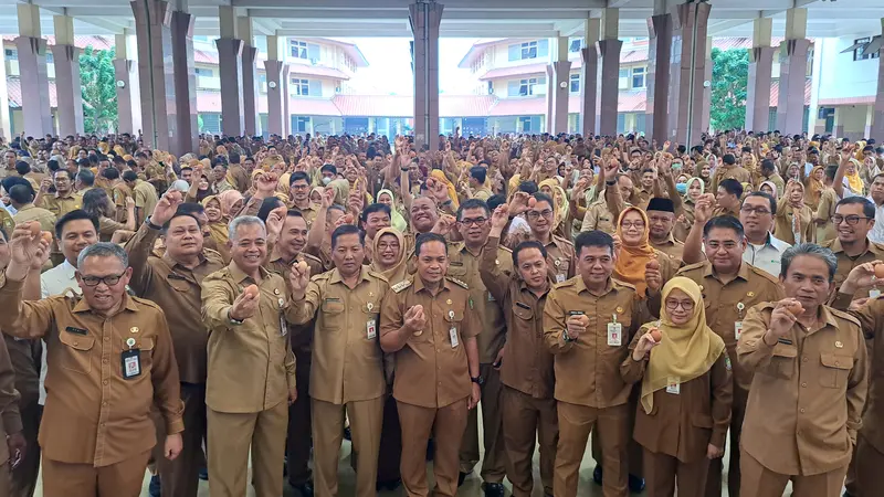 Pemerintah Kota (Pemkot) Tangerang meluncurkan gerakan sedekah satu telur satu minggu untuk cegah stunting dan gizi buruk.