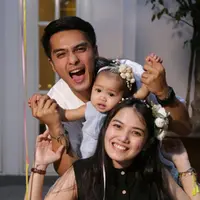 Tak hanya itu Ricky Harun dan Herfiza kerap mengunggah foto kemesraanya dengan sang buah hati di akun instagram miliknya.  (via instagram@rickyharun/Bintang.com)