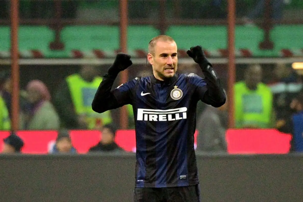Rodrigo Palacio perpanjang kontrak