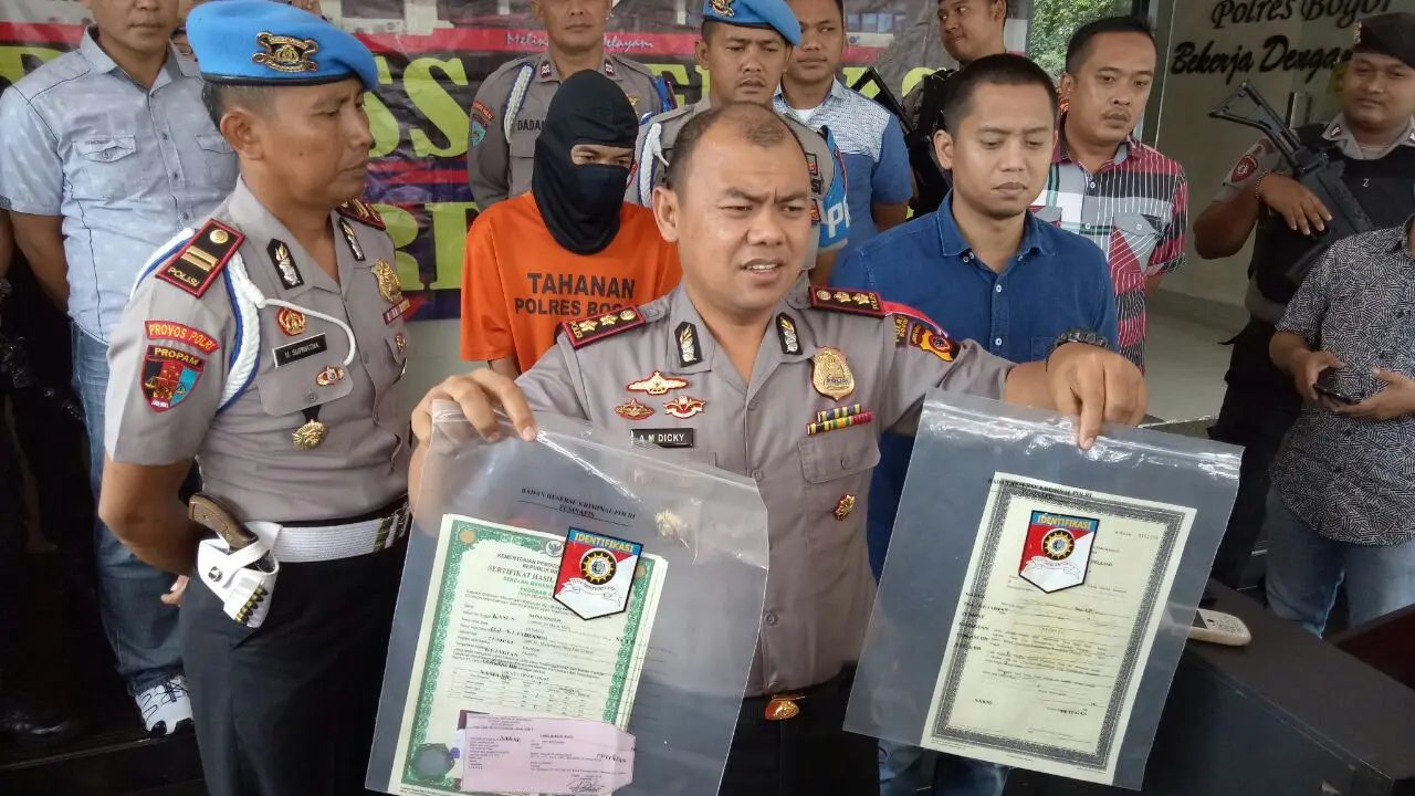 ijazah palsu