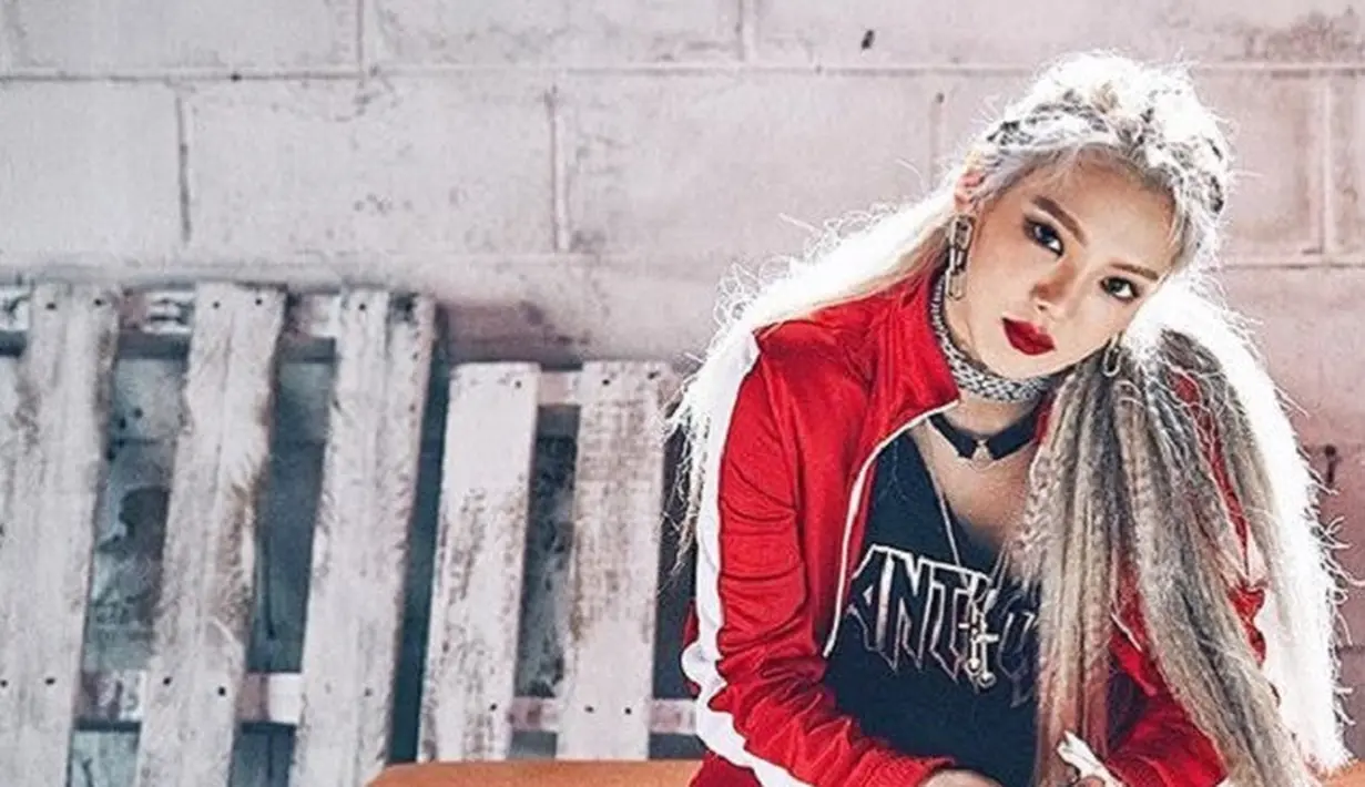 Hal tersebut dapat dilihat dari postingan foto-foto yang ada di akun Instagram-nya. Ia kerap membagikan foto saat sedang berlibur ke luar negeri. (Foto: instagram.com/watasiwahyo)