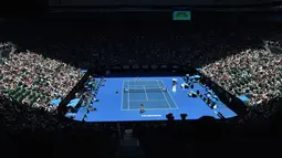 Suasana pertandingan tunggal putri Australia Terbuka 2016 antara Serena Williams melawan Camila Giorgi di Melbourne Park, Australia, (18/1/2016). (AFP/Saeed Khan)
