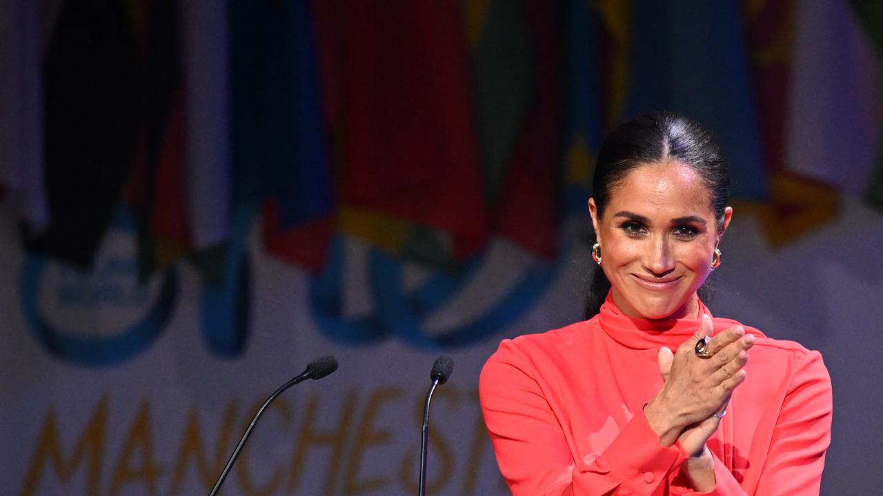 Meghan Markle Berpidato Perdana di Inggris Sejak Mundur dari Kerajaan, Disambut Protes di Luar Tempat Acara
