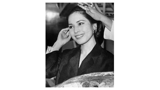 Potret Cantiknya Ratna Sari Dewi Istri Soekarno Waktu Muda