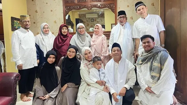 Sienna Kasyafani Saat Lebaran Bersama Ibu Kandung dan Ibu Sambungnya.