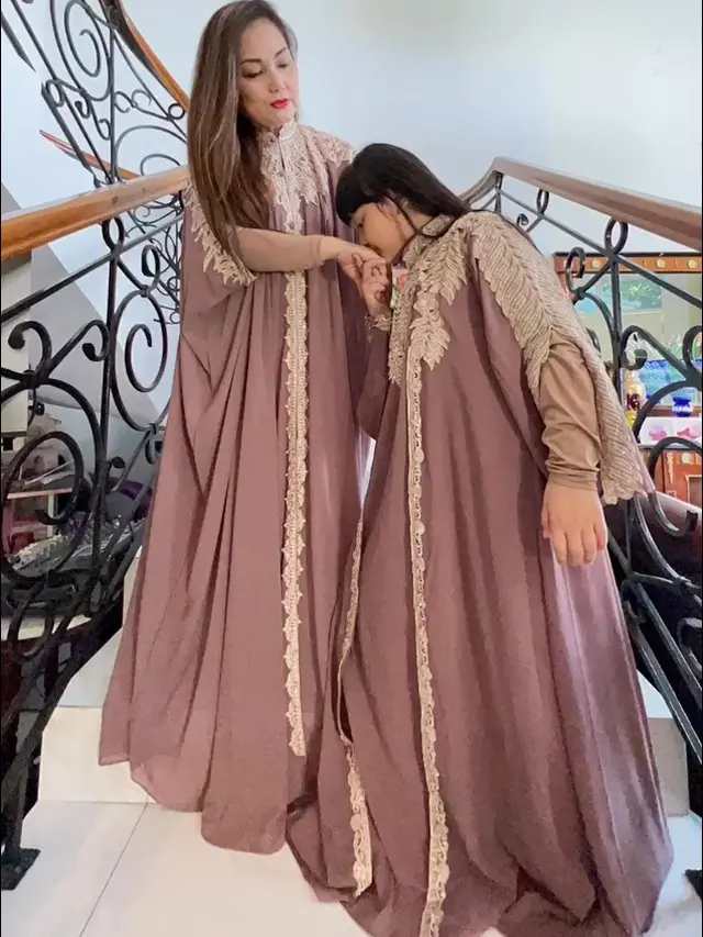 Nia Daniaty dan Cucu